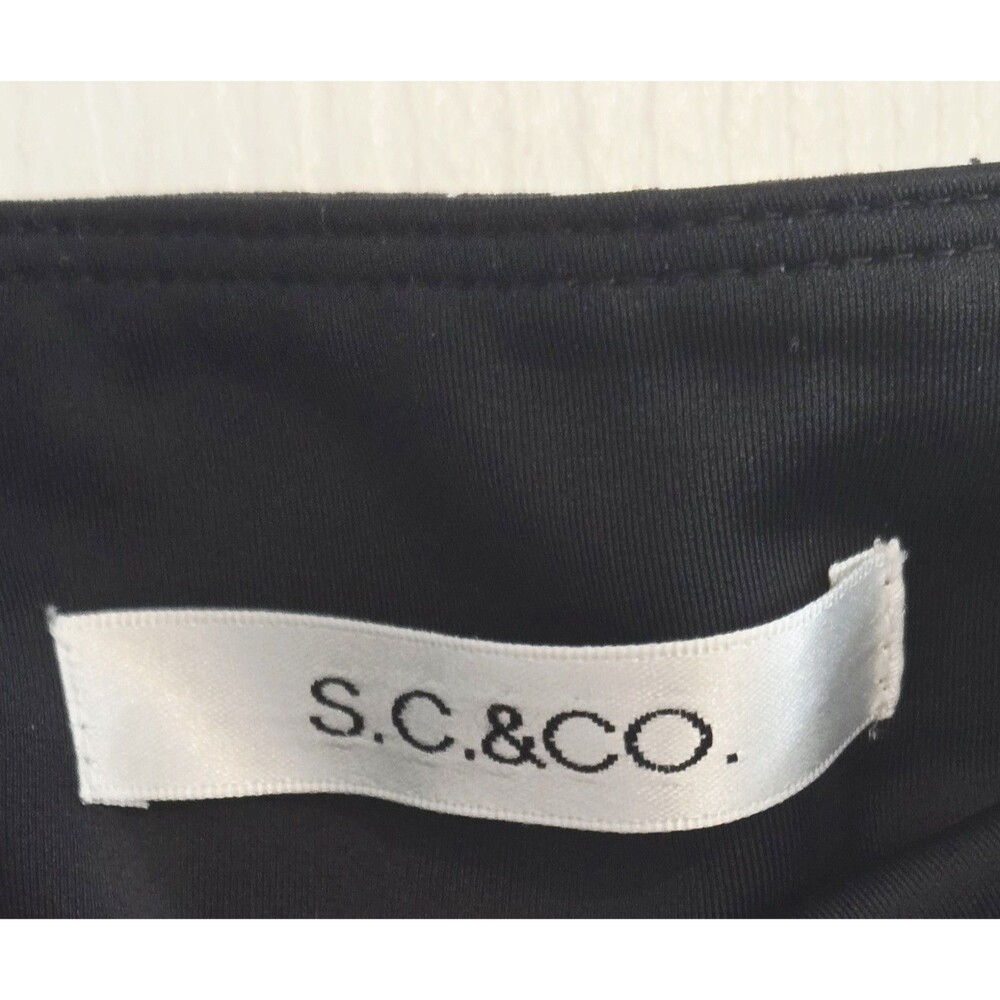 Women's S.C & Co. Black/White Floral tummy Control Pull On Skort/Skirt Large - Picture 3 of 6